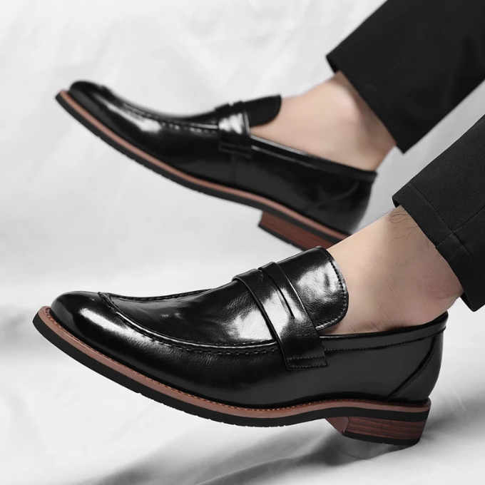 The Classic Metro Leather Shoes